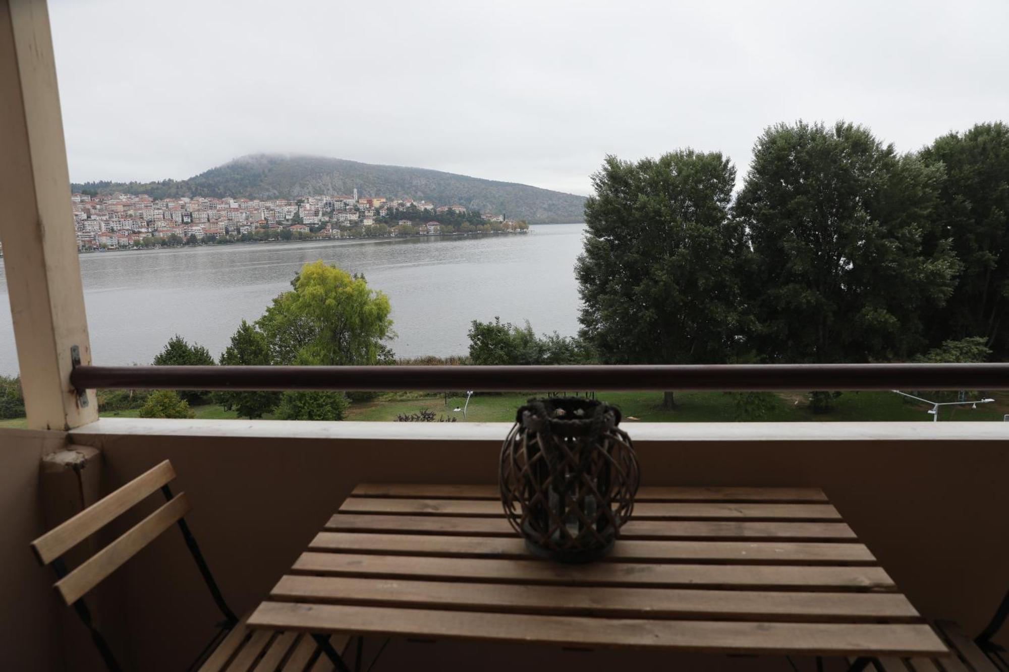 Lida'S Apartment Lake View Kastoria Luaran gambar